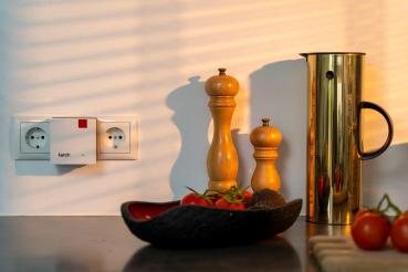 Preview: AVM FRITZ!Mesh Set 1600 3-Pack Dual-Band (2,4 GHz/5 GHz) Wi-Fi 6 (802.11ax) Rot, Weiß