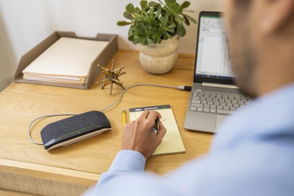 HP Poly Sync 10-Freisprecheinrichtung + USB-A-an-USB-C-Kabel