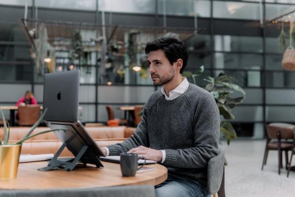 Bakker Elkhuizen Laptop und Tablet Halterung FlexTop 170 Dark Grey
