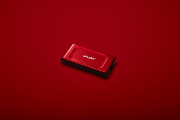2TB Kingston XS1000 USB 3.2 Gen2 Red